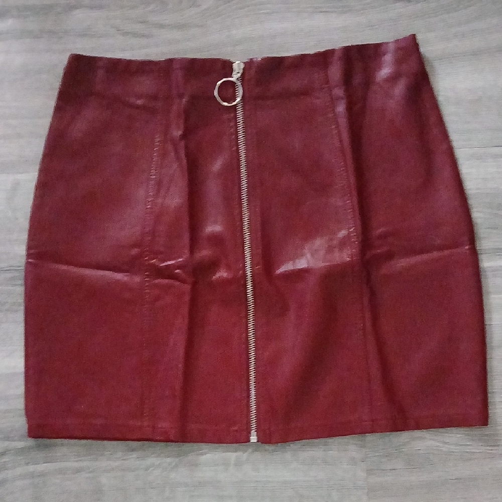 Elegant Burgundy Leather Skirt
